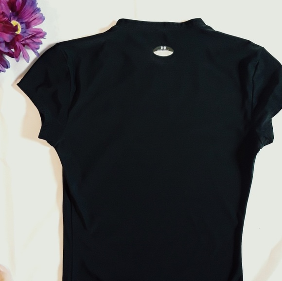 Girl Unduer Armour shirt.. - Picture 2 of 4